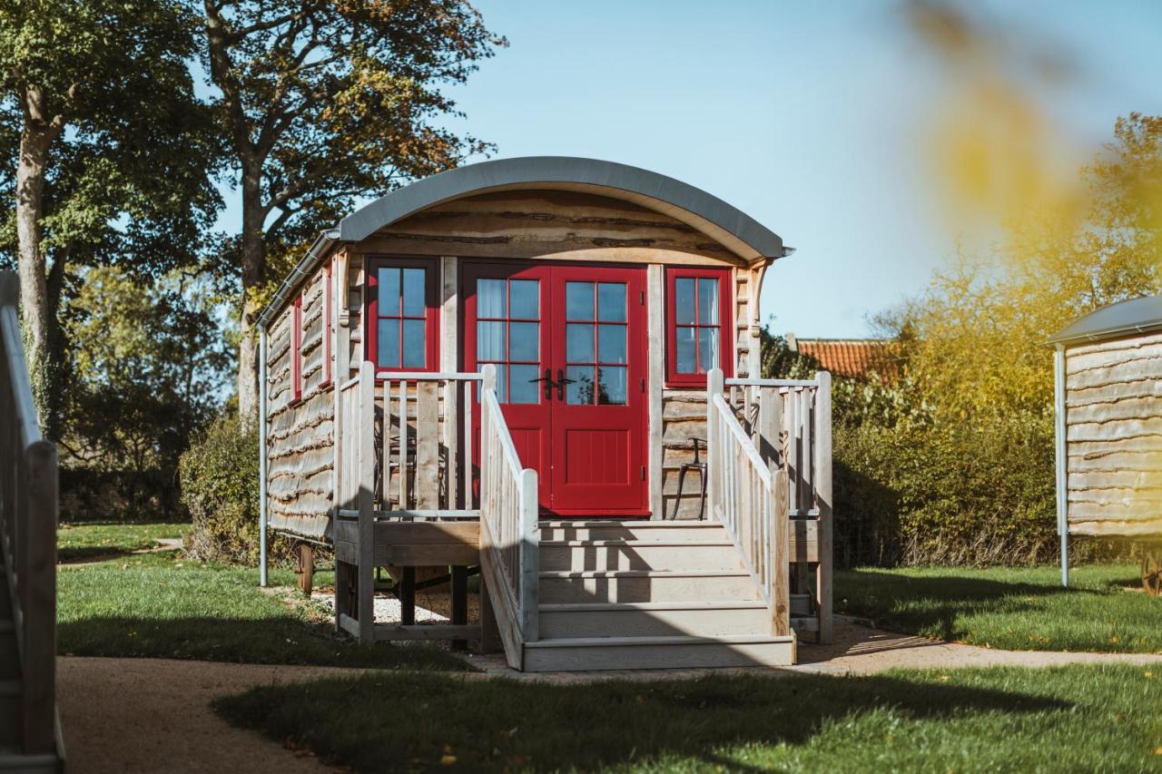 Hornington Manor Luxury Shepherd Huts - York — Photos 3